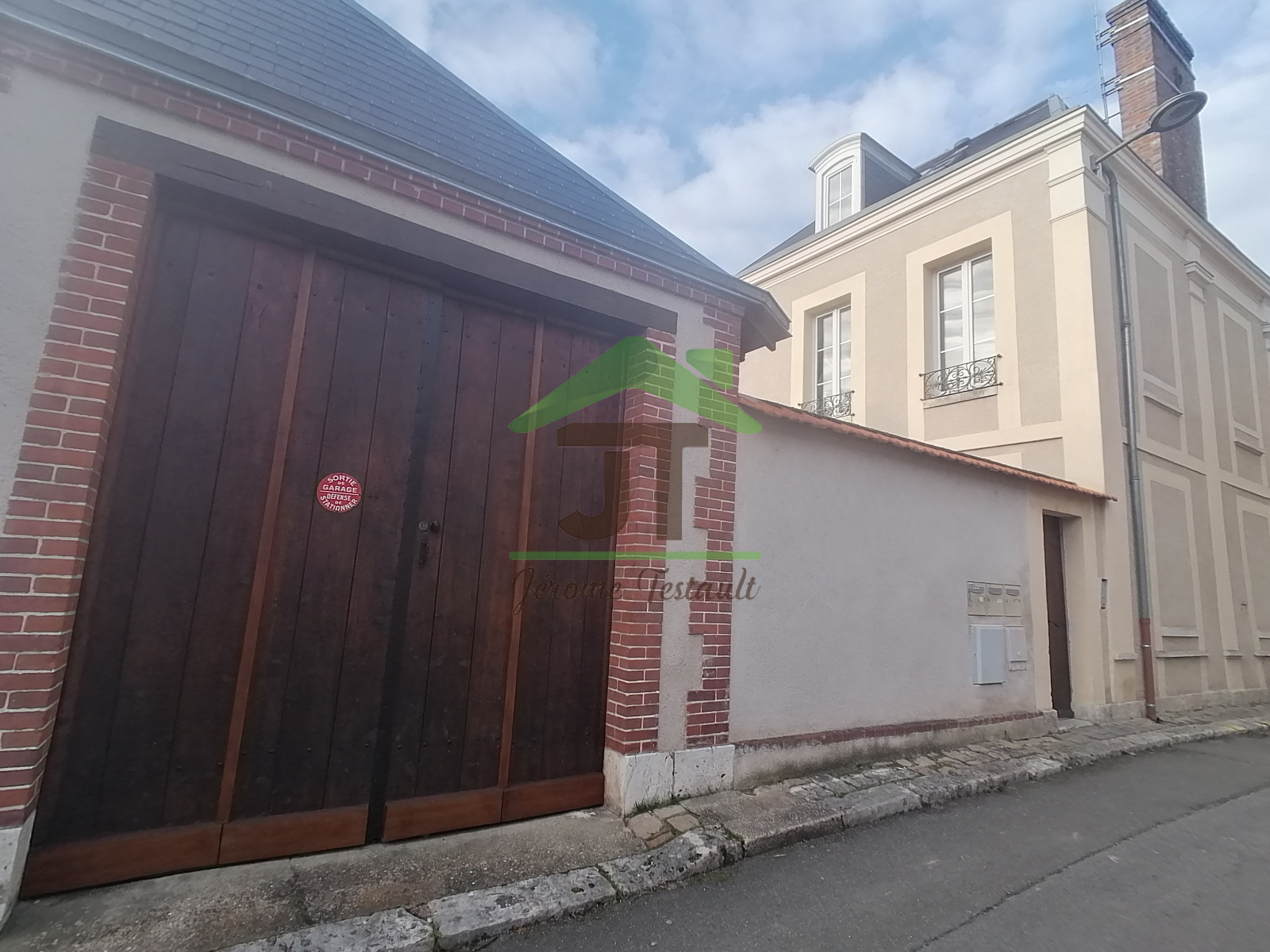 Image_, Immeuble, Châteaudun, ref :V8925D99